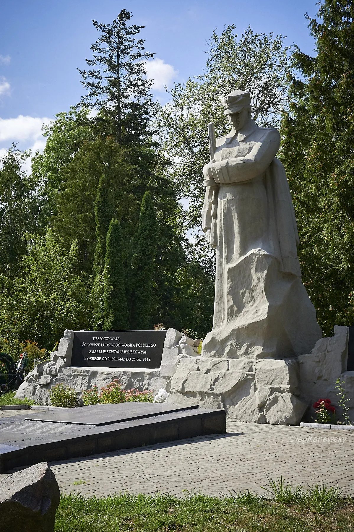 Братська могила польських воїнів, Суми