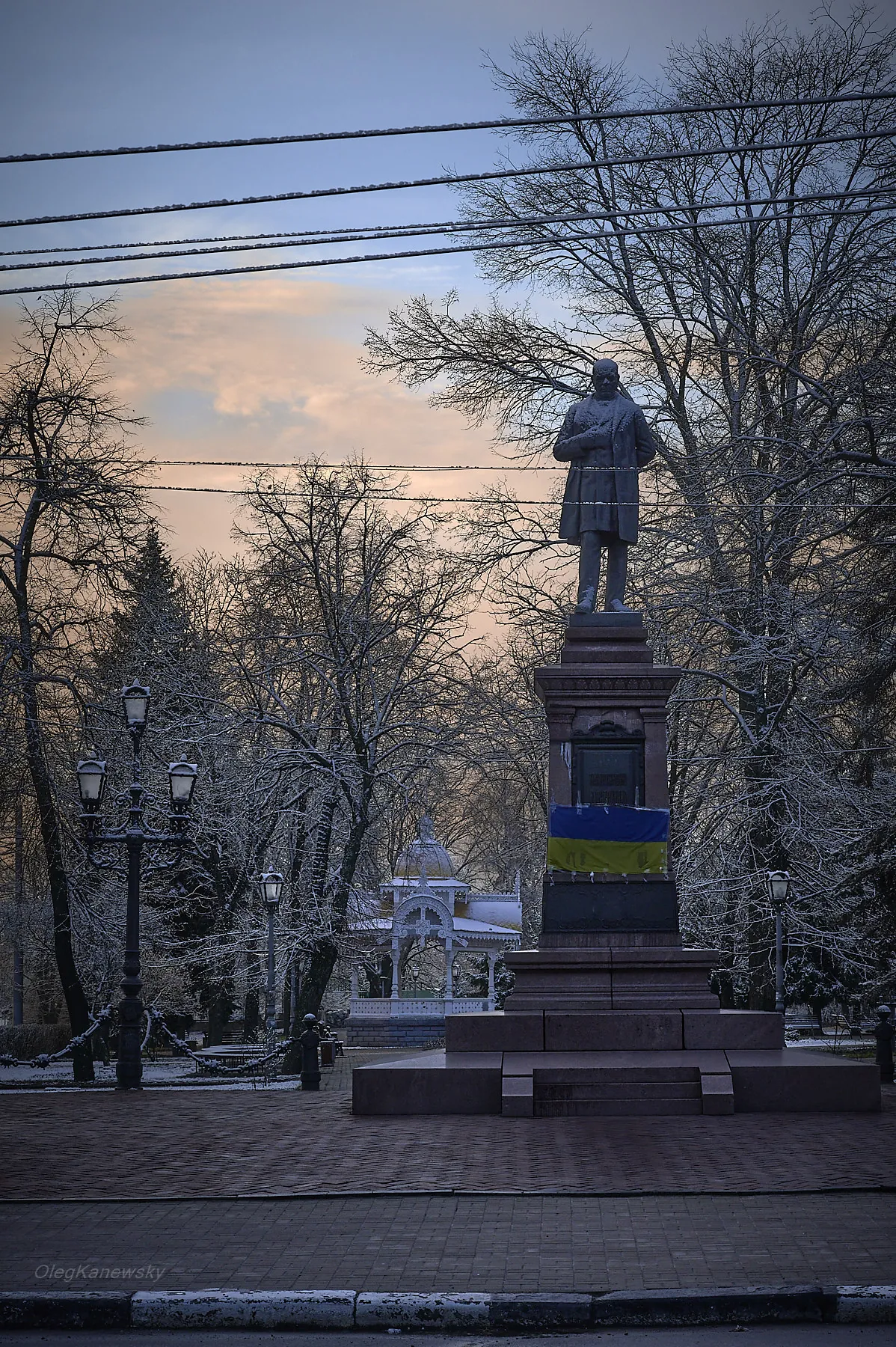 Пам'ятник Івану Харитоненку на Покровській