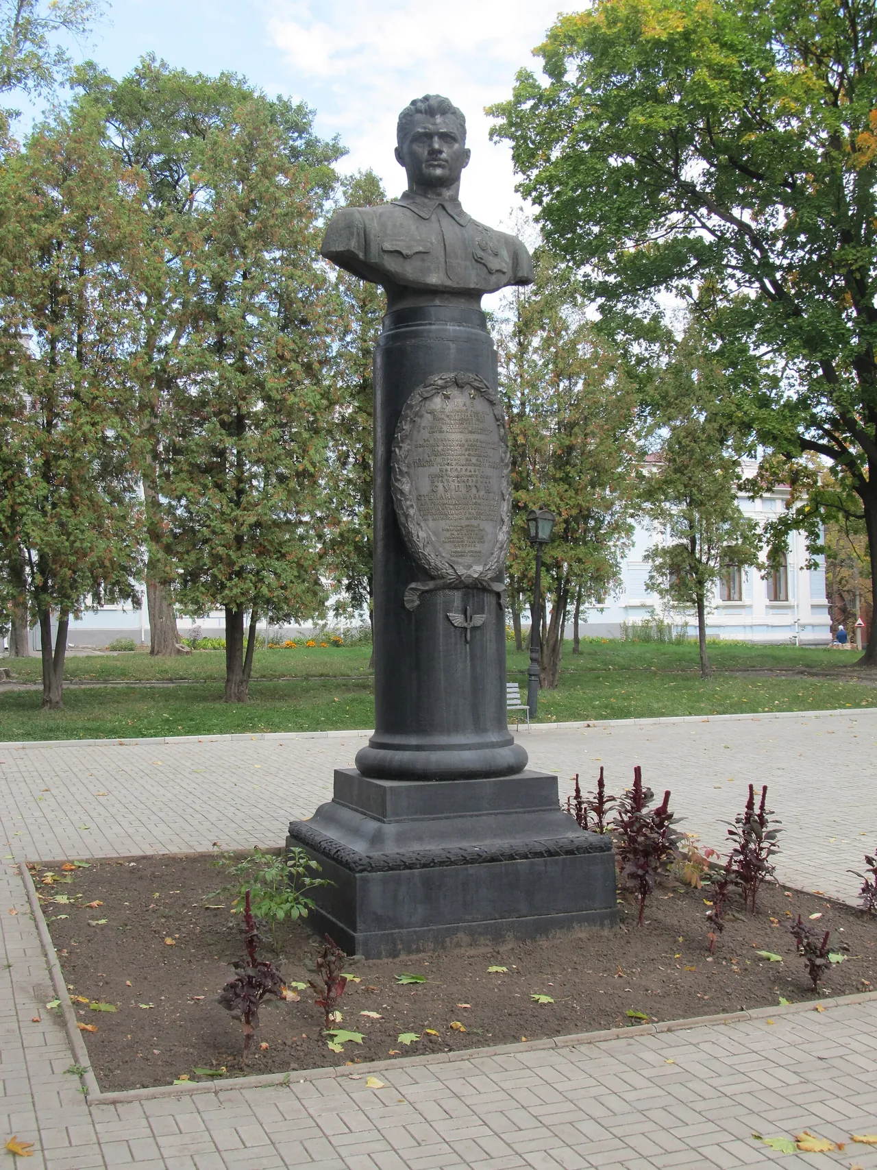 Погруддя Степана Супруна, Суми