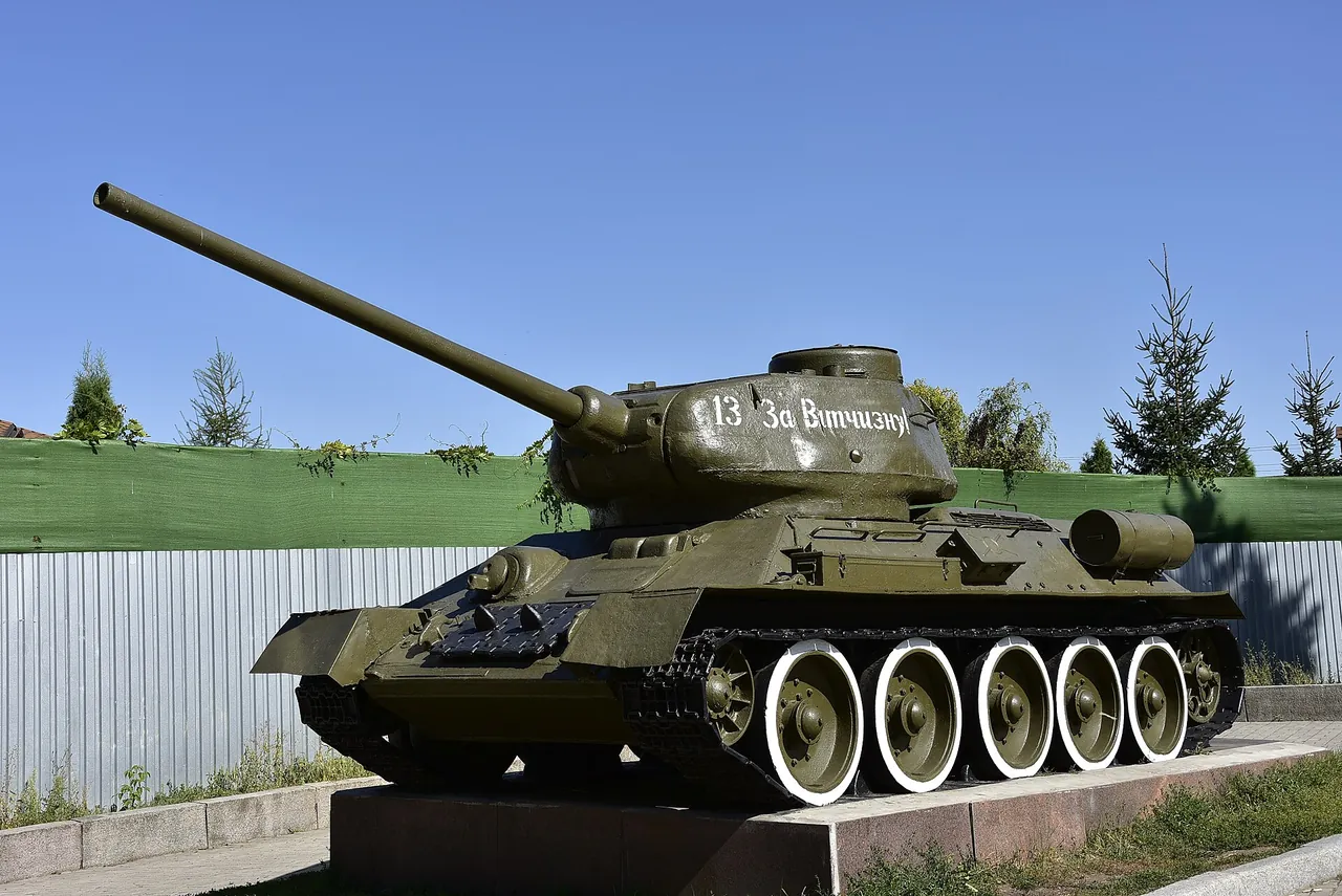 Танк Т-34-85 на меморіалі «Вічна слава»